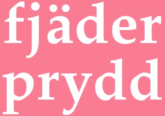 Synonym fjäderprydd