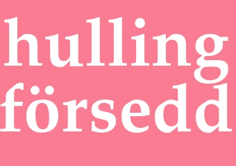 Synonym hullingförsedd