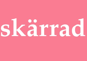 Synonym skärrad