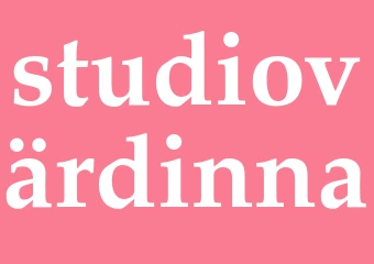 Synonym studiovärdinna