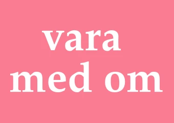 Synonym vara med om